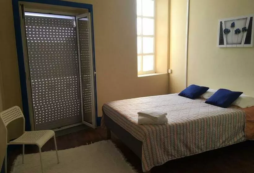 هاستل Aveiro Train Guesthouse