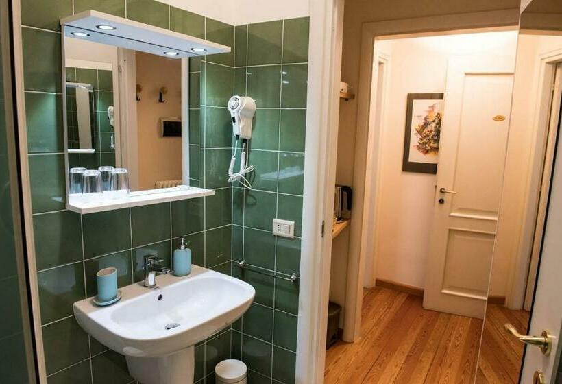 پانسیون Lo Studio   The House Of Travelers