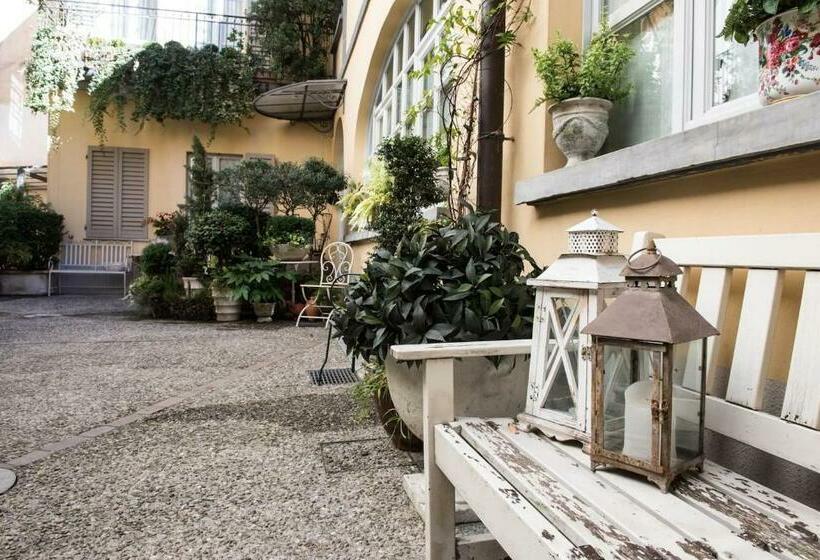 پانسیون Lo Studio   The House Of Travelers