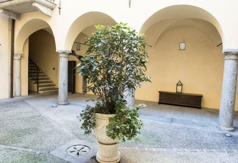 پانسیون Lo Studio   The House Of Travelers