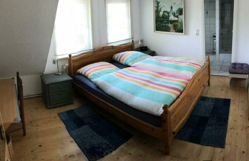 مبيت وإفطار Antiquitäten Café Schwarmstedt