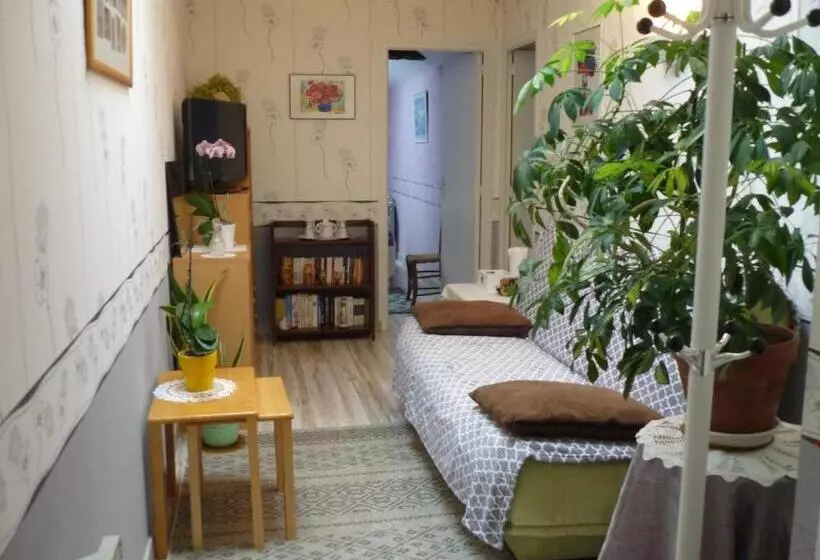 ベッドアンドブレックファースト Les Hirondelles Du Paradis 6 Rue Des Oiseaux