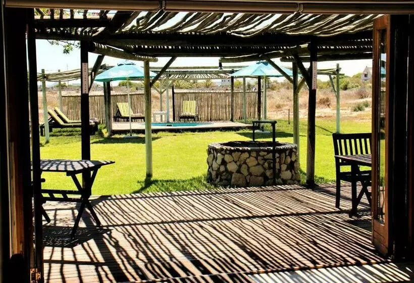 تختخواب و صبحانه Tortoise Trail Lodge