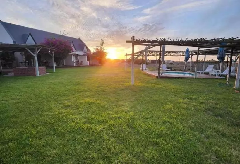 تختخواب و صبحانه Tortoise Trail Lodge