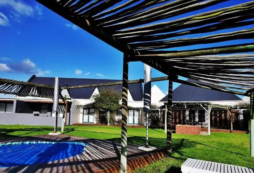 تختخواب و صبحانه Tortoise Trail Lodge