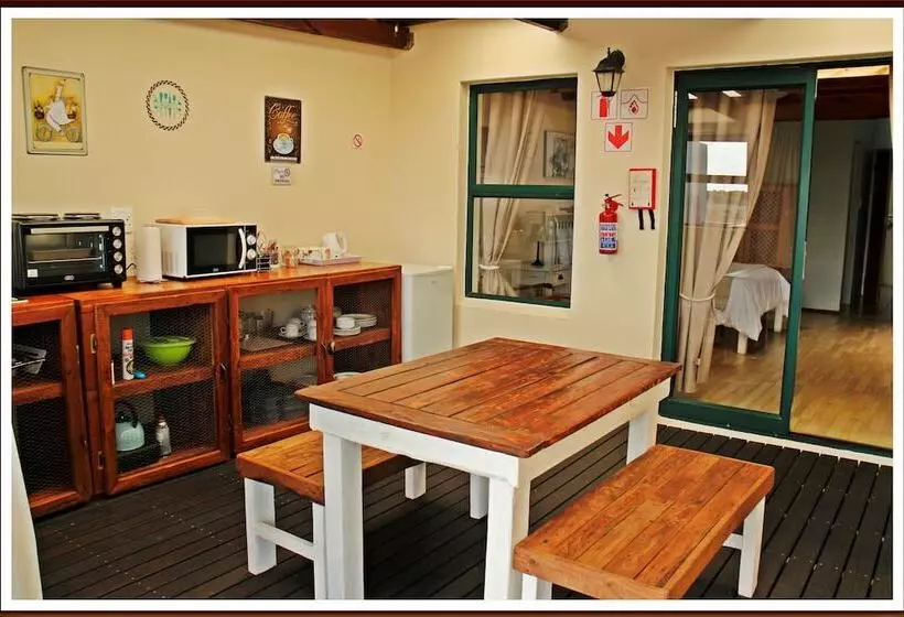 تختخواب و صبحانه Tortoise Trail Lodge