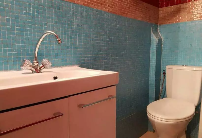 ペンション Les Volets Rouges   Glace Du Pape