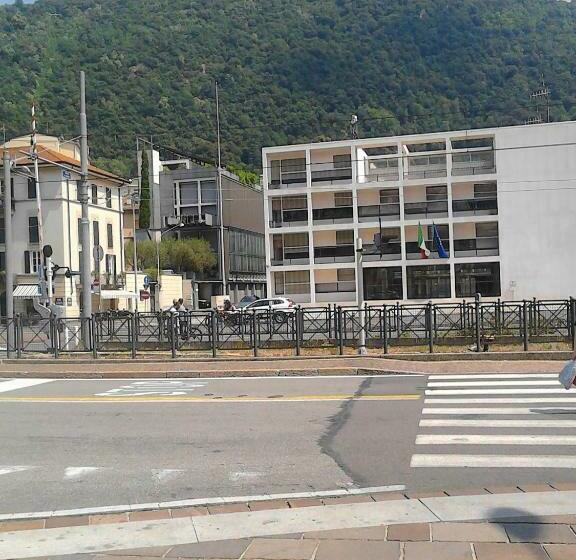 پانسیون Central Art House