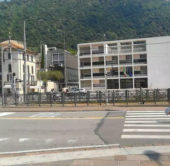 پانسیون Central Art House