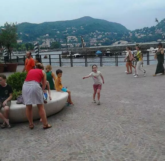 پانسیون Central Art House