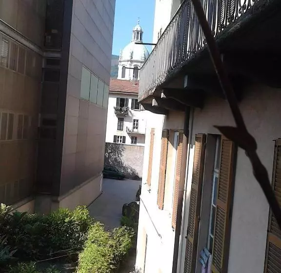 پانسیون Central Art House