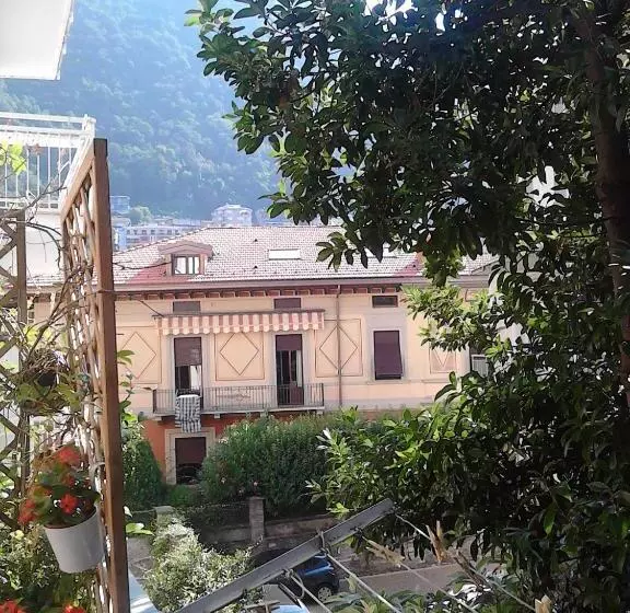 پانسیون Central Art House