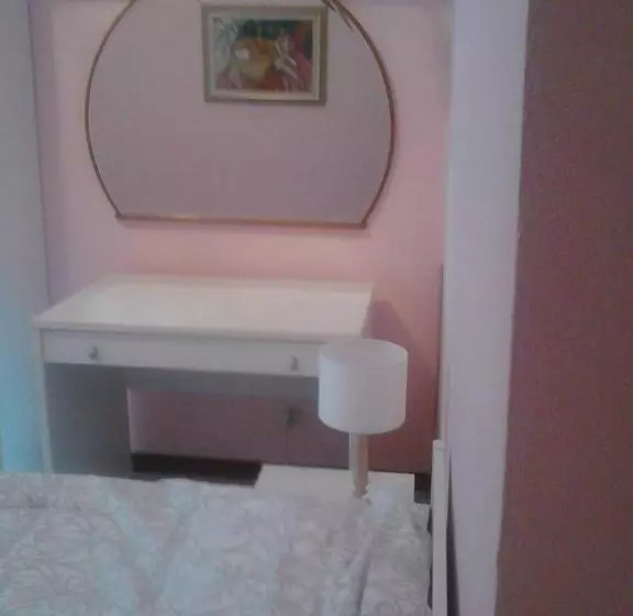 پانسیون Central Art House