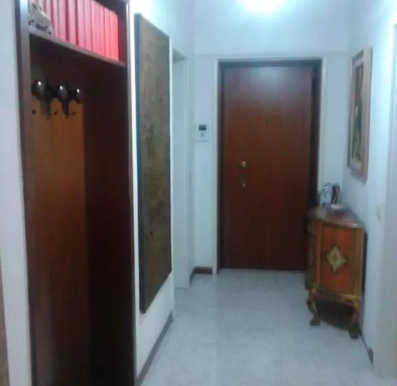 پانسیون Central Art House