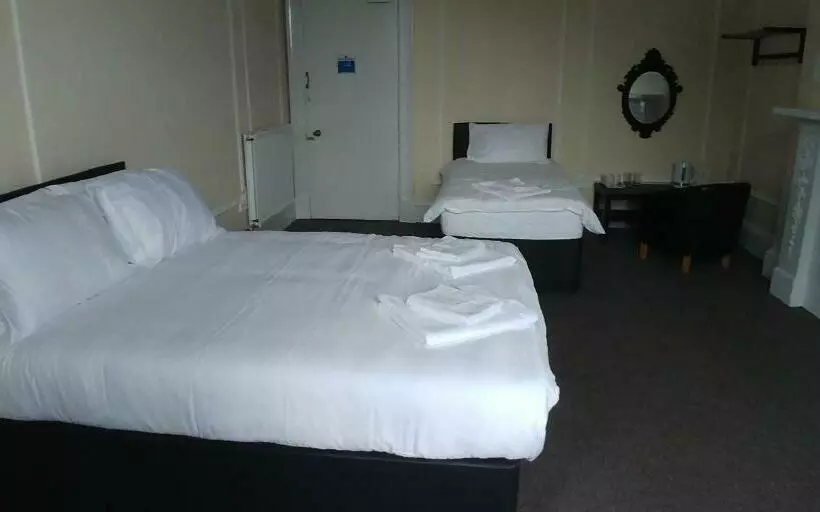 پانسیون Mayfair Guest House