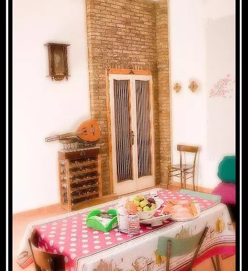 Aamiaismajoitus (B&B) La Luna Nel Pozzo