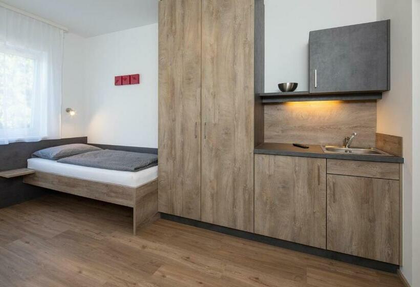 Отель Haus An Der Krems