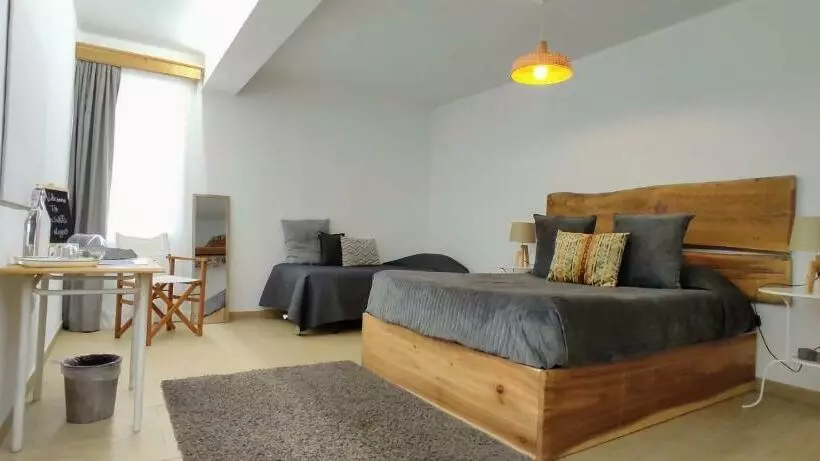 Majatalo Basalto Negro Al