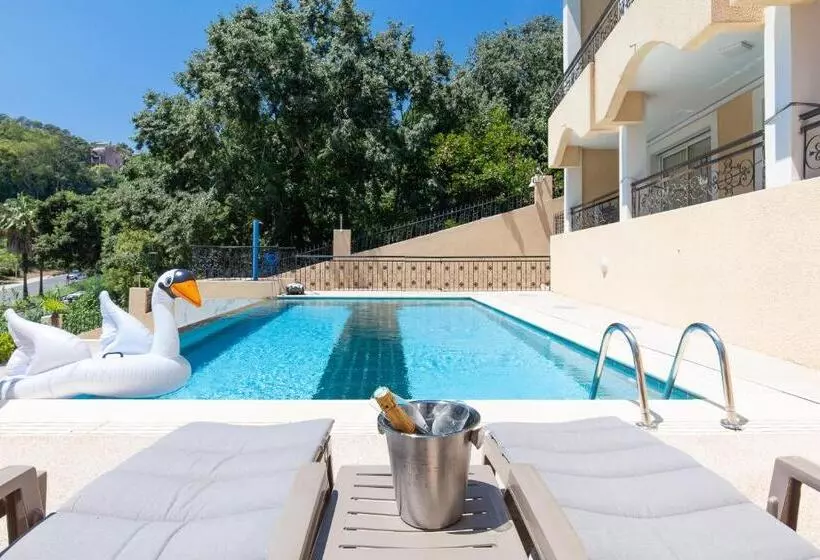 Résidence D Azur Riou
