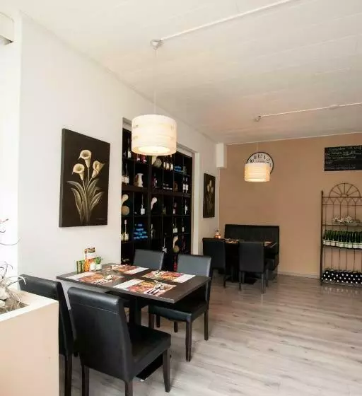 Aamiaismajoitus (B&B) De Vier Linden