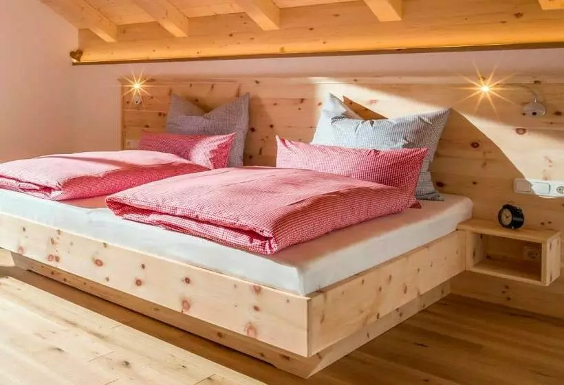 Hotelli Lainthalerhof