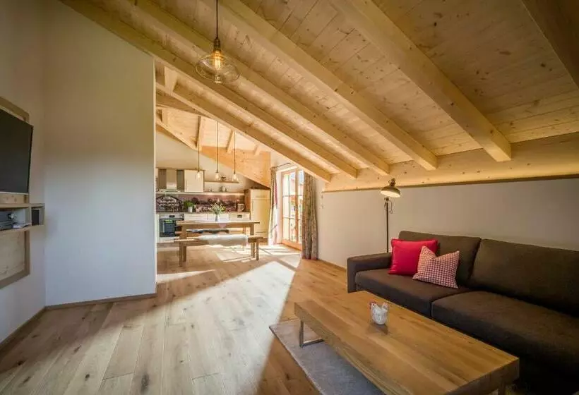 Hotelli Lainthalerhof