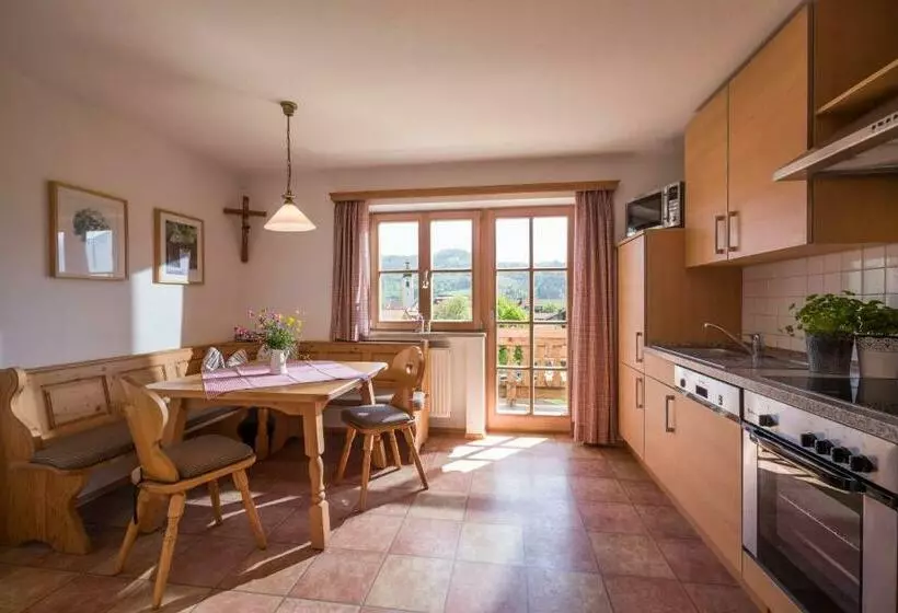 Hotelli Lainthalerhof