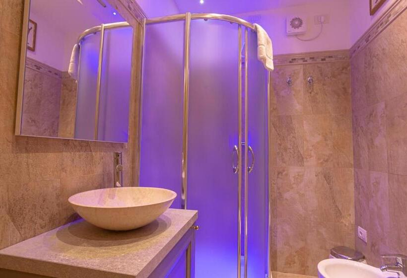 پانسیون Royal Giardini Dell Arena Relais   Royal Welcome