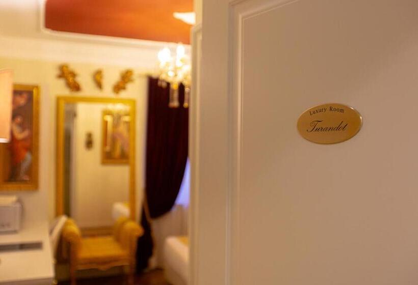 پانسیون Royal Giardini Dell Arena Relais   Royal Welcome