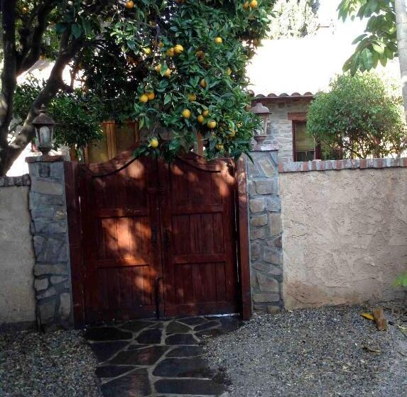 ペンション Under The Tuscan Sun Cottage In West Los Angeles