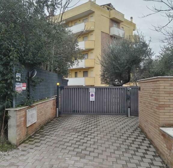 تختخواب و صبحانه Colle Dell Ara