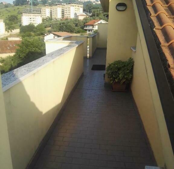 تختخواب و صبحانه Colle Dell Ara