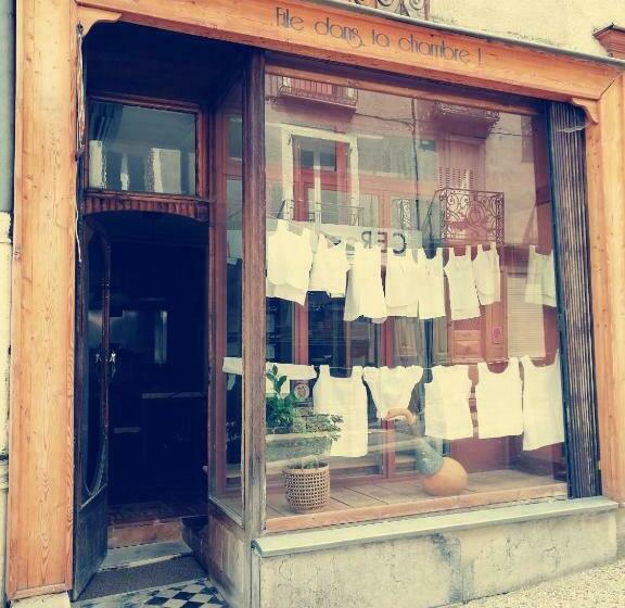 민박 File Dans Ta Chambre !