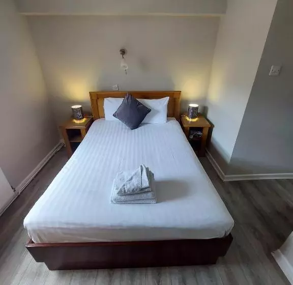 Aamiaismajoitus (B&B) The Bailey Bar & Lounge