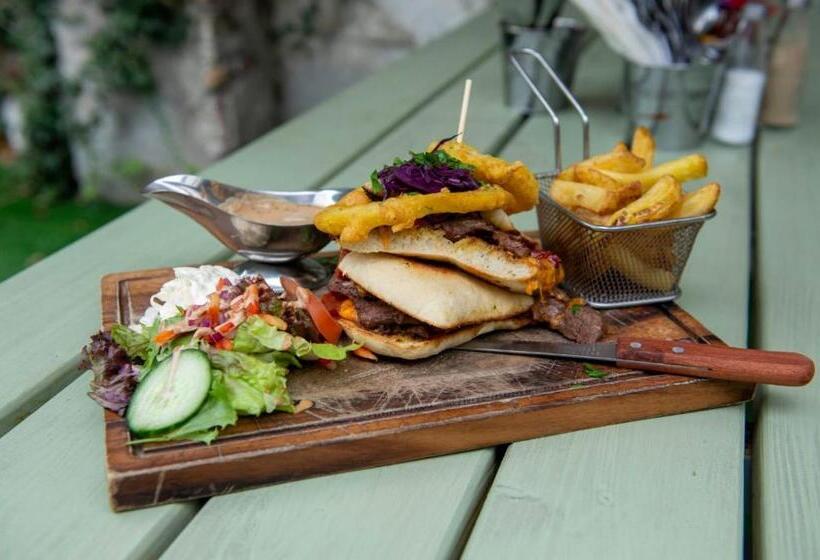 צימר The Bailey Bar & Lounge