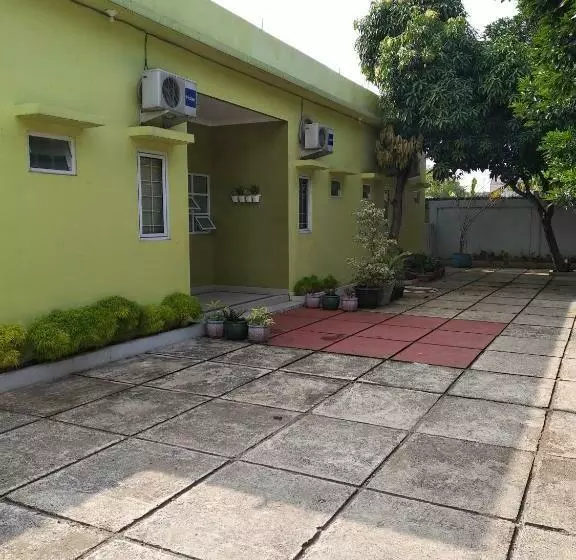 Pensión De  Green Cibubur