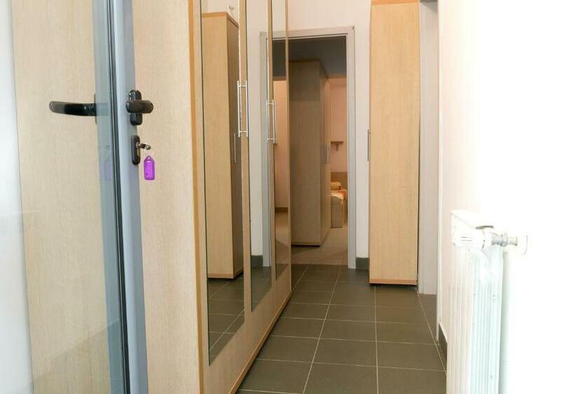 Пансион Decent Pipera