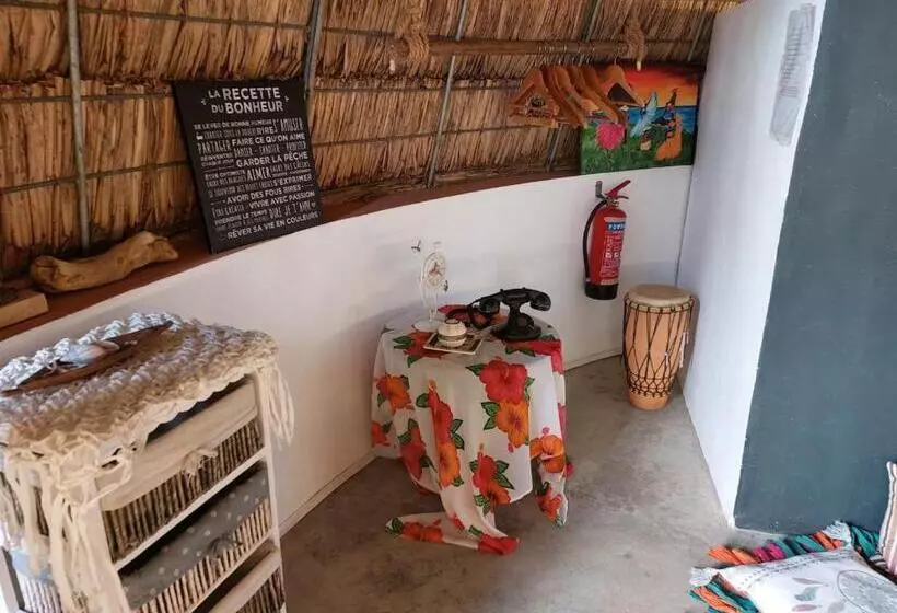 تختخواب و صبحانه Cazhibiscus