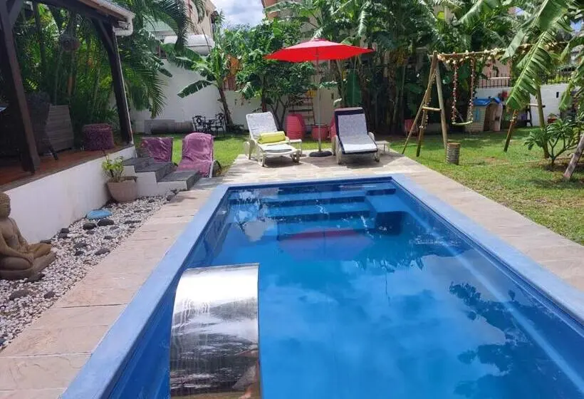 تختخواب و صبحانه Cazhibiscus