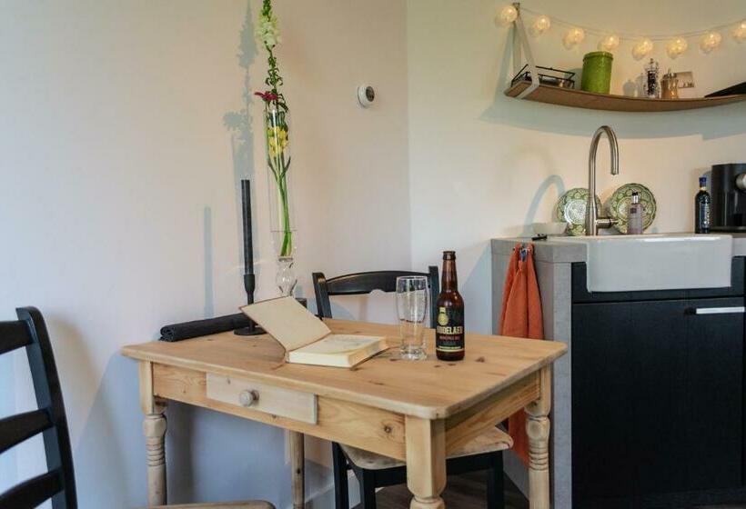 مبيت وإفطار T Rheebokje