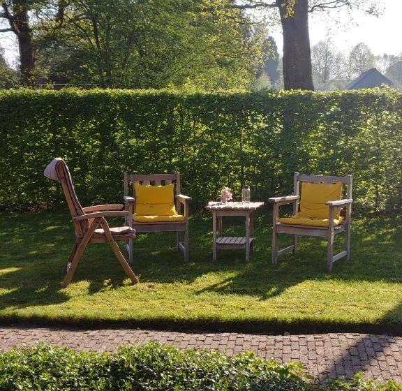 مبيت وإفطار T Rheebokje