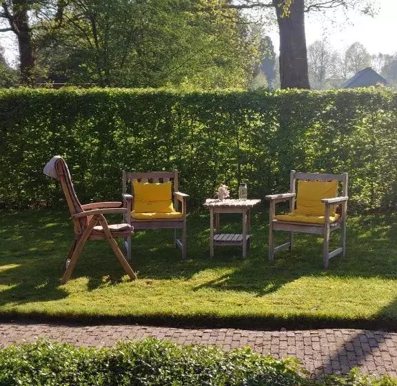 ベッドアンドブレックファースト T Rheebokje