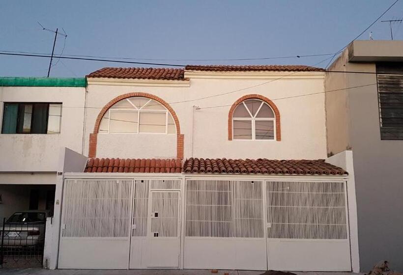 هاستل Casa La Feria   Céntrico