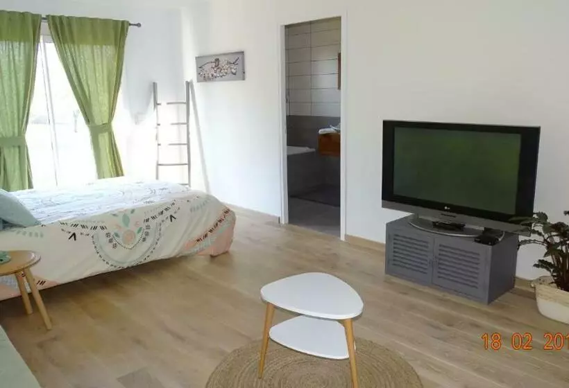 Chambres D Hôtes Nature Et Bois Bed And Breakfast