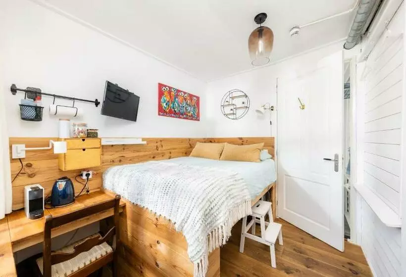 Motelli The Cabin At Zwolle Centraal