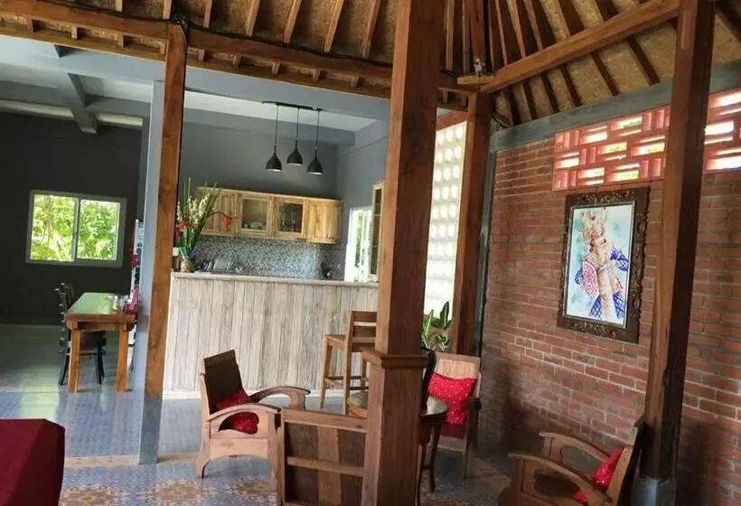 Majatalo Kayu Tua Villa