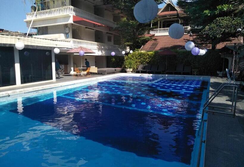 فندق Grand Rosela Yogyakarta