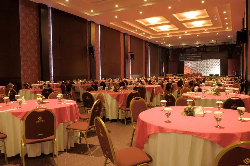 Lombok Plaza Hotel And Convention