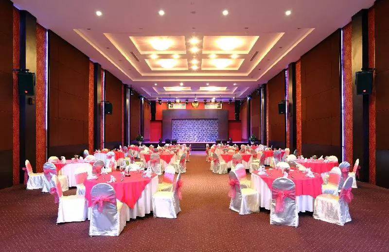 Lombok Plaza Hotel And Convention