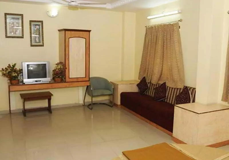 Отель Neelkanth Inn